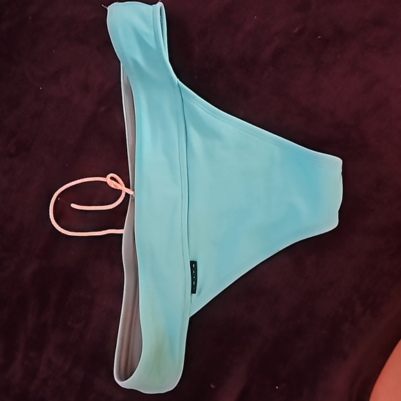 Jolyn Softy, L. Good condition. Price per suit. - Picture 10 of 10